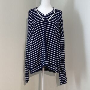 Time and Tru Women's Navy Blue & White Pull Over with Hood